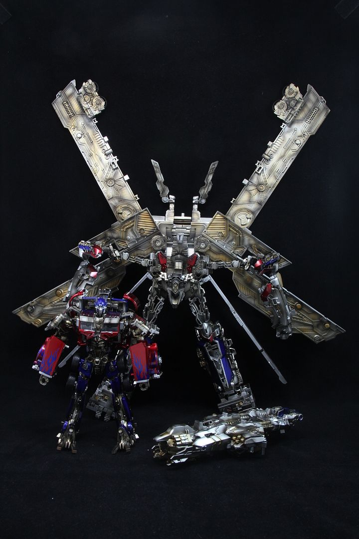 the biggest optimus prime toy