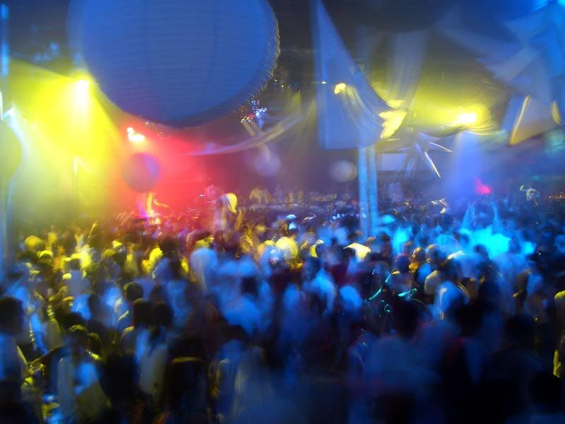 Pics from Armin Van Buuren White Party Spundae LA