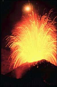 [صورة: Etnaeruption.jpg]