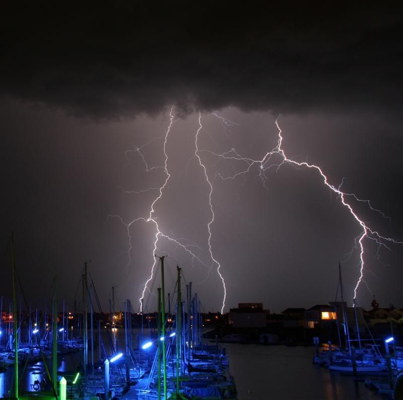 IMAGE: http://i21.photobucket.com/albums/b259/wrxflame/AnotheroneMedium.jpg