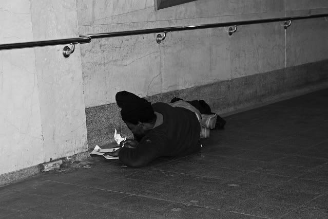 IMAGE: http://i21.photobucket.com/albums/b260/kongzilla/NYC%203_12_10/NYC023.jpg