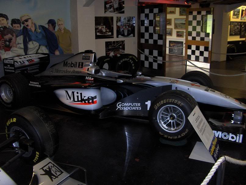 Hakkinen2000Mclaren.jpg