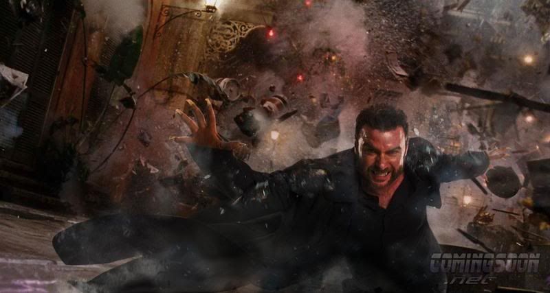 hr_Wolverine_exclusive_photo.jpg