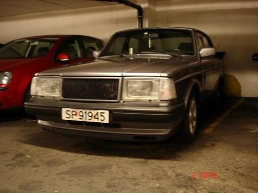 Volvo240.jpg