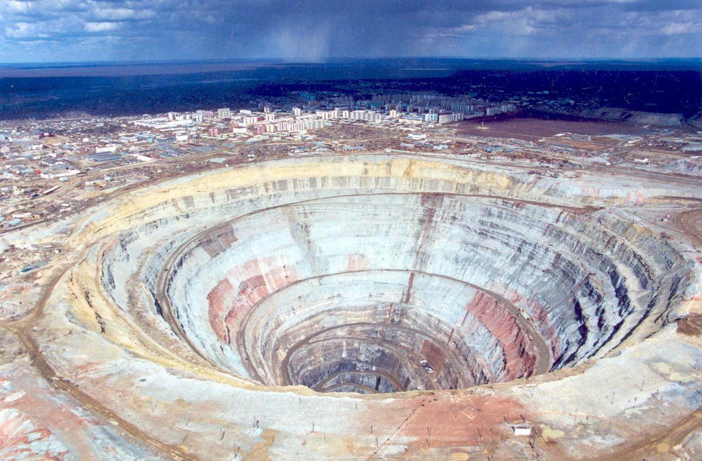 全世界最大的钻石矿坑