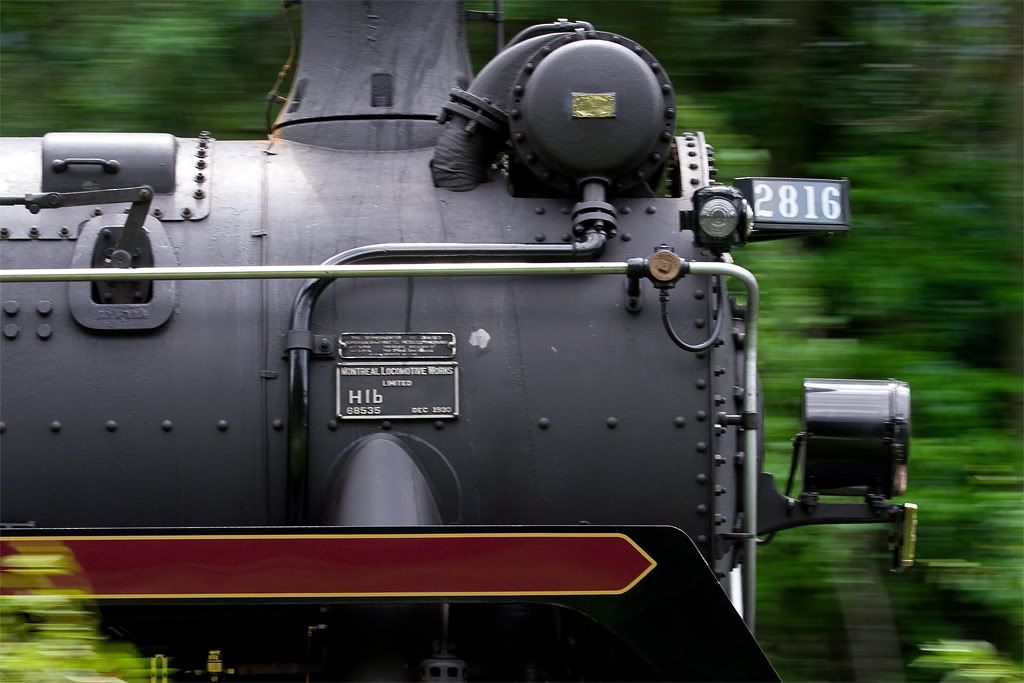 IMAGE: http://i21.photobucket.com/albums/b274/trainboysd40/2816%20pictures/2816pan.jpg