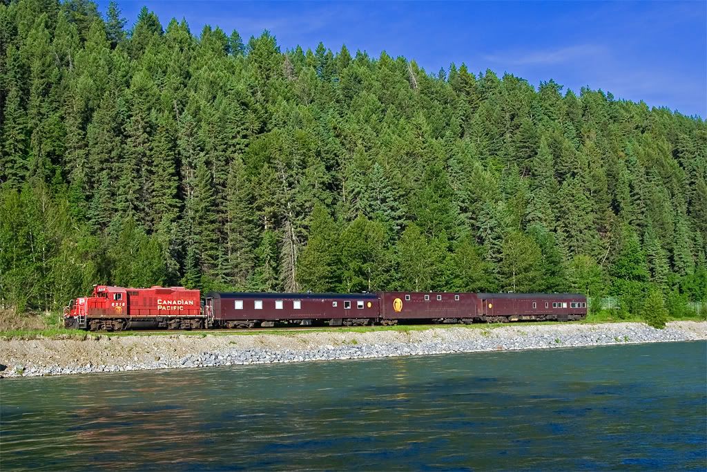 IMAGE: http://i21.photobucket.com/albums/b274/trainboysd40/8218TEC2.jpg