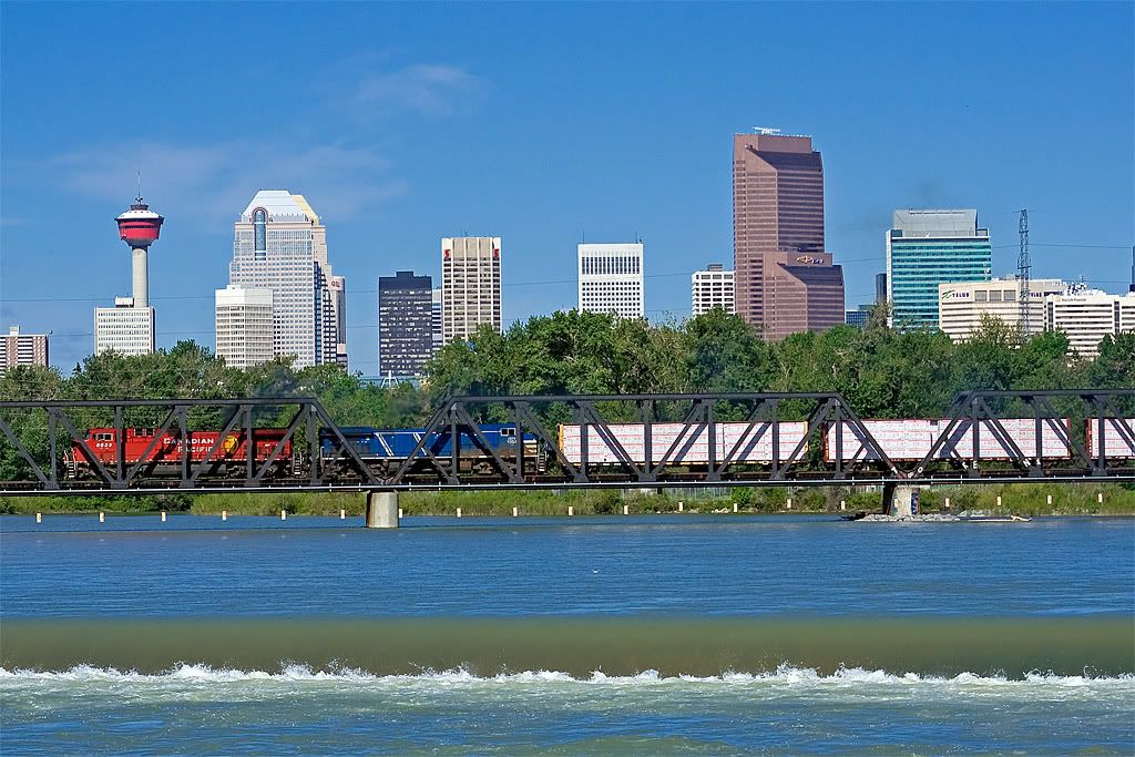 IMAGE: http://i21.photobucket.com/albums/b274/trainboysd40/8633BowBridge.jpg