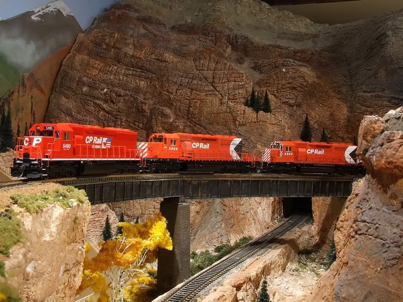 IMAGE: http://i21.photobucket.com/albums/b274/trainboysd40/MRR%20pics/5490redrockb1.jpg