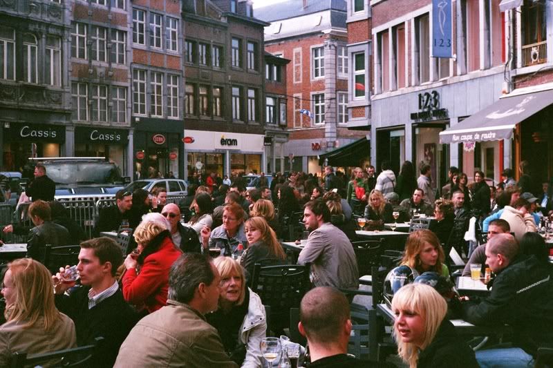 http://i21.photobucket.com/albums/b275/Paolo_Cocoa/Namur/img021_E20A.jpg