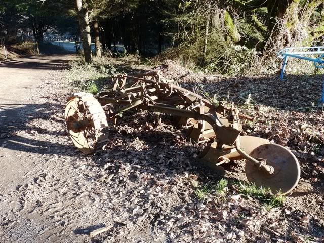 Anyone know what this old plow is??? (pics) - Homesteading Questions