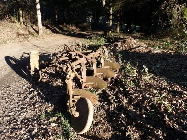 Anyone know what this old plow is??? (pics) - Homesteading Questions