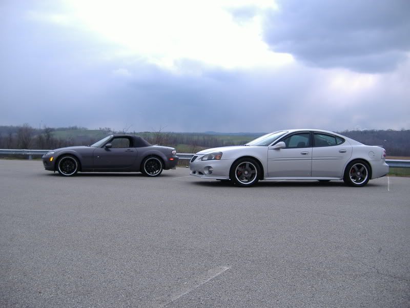 http://i21.photobucket.com/albums/b278/Victorsmalls/Grand%20Prix/cars002.jpg