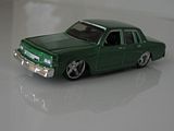 http://i21.photobucket.com/albums/b279/qwerty86/DieCast/Caprice/th_FrontAngle.jpg