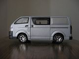 http://i21.photobucket.com/albums/b279/qwerty86/DieCast/Hiace/th_Side.jpg