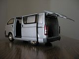 http://i21.photobucket.com/albums/b279/qwerty86/DieCast/Hiace/th_doorsOpen02.jpg