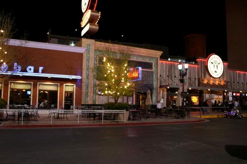 IMAGE: http://i21.photobucket.com/albums/b280/Freakfrontier_/downtown/Library-1519.jpg