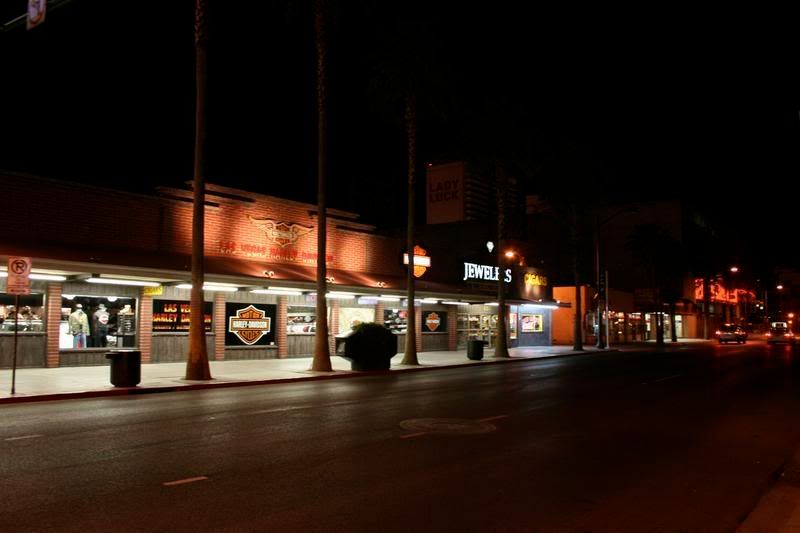 IMAGE: http://i21.photobucket.com/albums/b280/Freakfrontier_/downtown/Library-1546.jpg