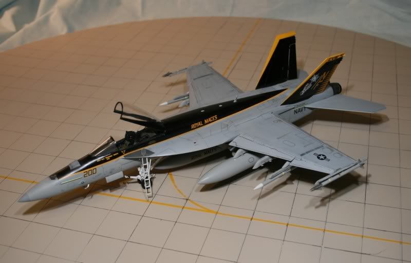 F-18E-01.jpg