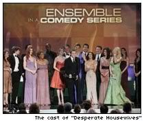 the cast of the tv show Desperate Housewives wins a SAG award [photo: SAG/TNT]