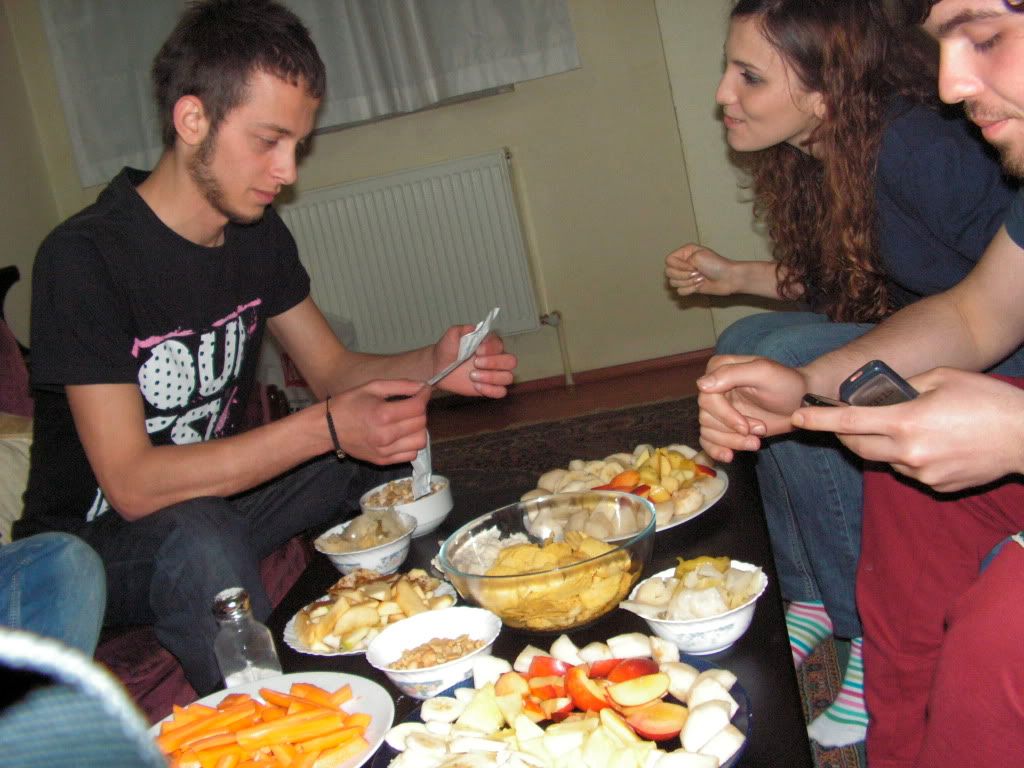 Hakan, Nilay & Zafer digging in