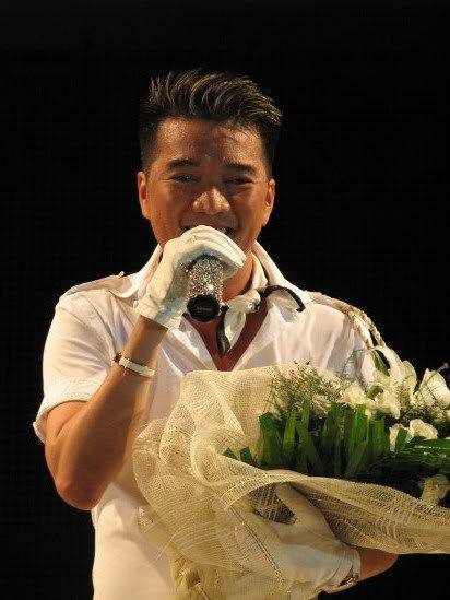 http://i21.photobucket.com/albums/b286/ngocanh_dvh/Dam%20Tuong%20Quan/IMG_2369.jpg?t=1271086117