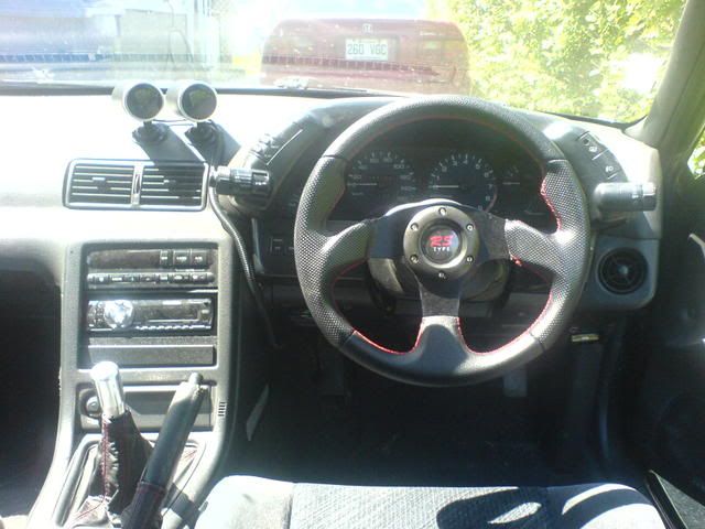 http://i21.photobucket.com/albums/b286/stockpb/skyline/DSC00519.jpg
