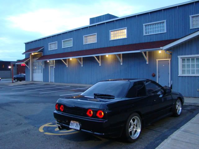 http://i21.photobucket.com/albums/b286/stockpb/skyline/DSC00641.jpg