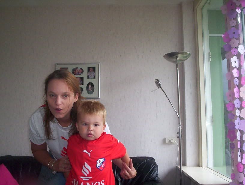 [img width=638 height=482]http://i21.photobucket.com/albums/b292/fairymama/Bas-1.jpg[/img]