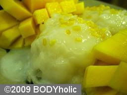 Fresh mangoes with sticky rice