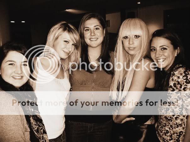 Lady Gaga! She was out to dinner with friends she grew up with. She…: ohnotheydidnt — LiveJournal