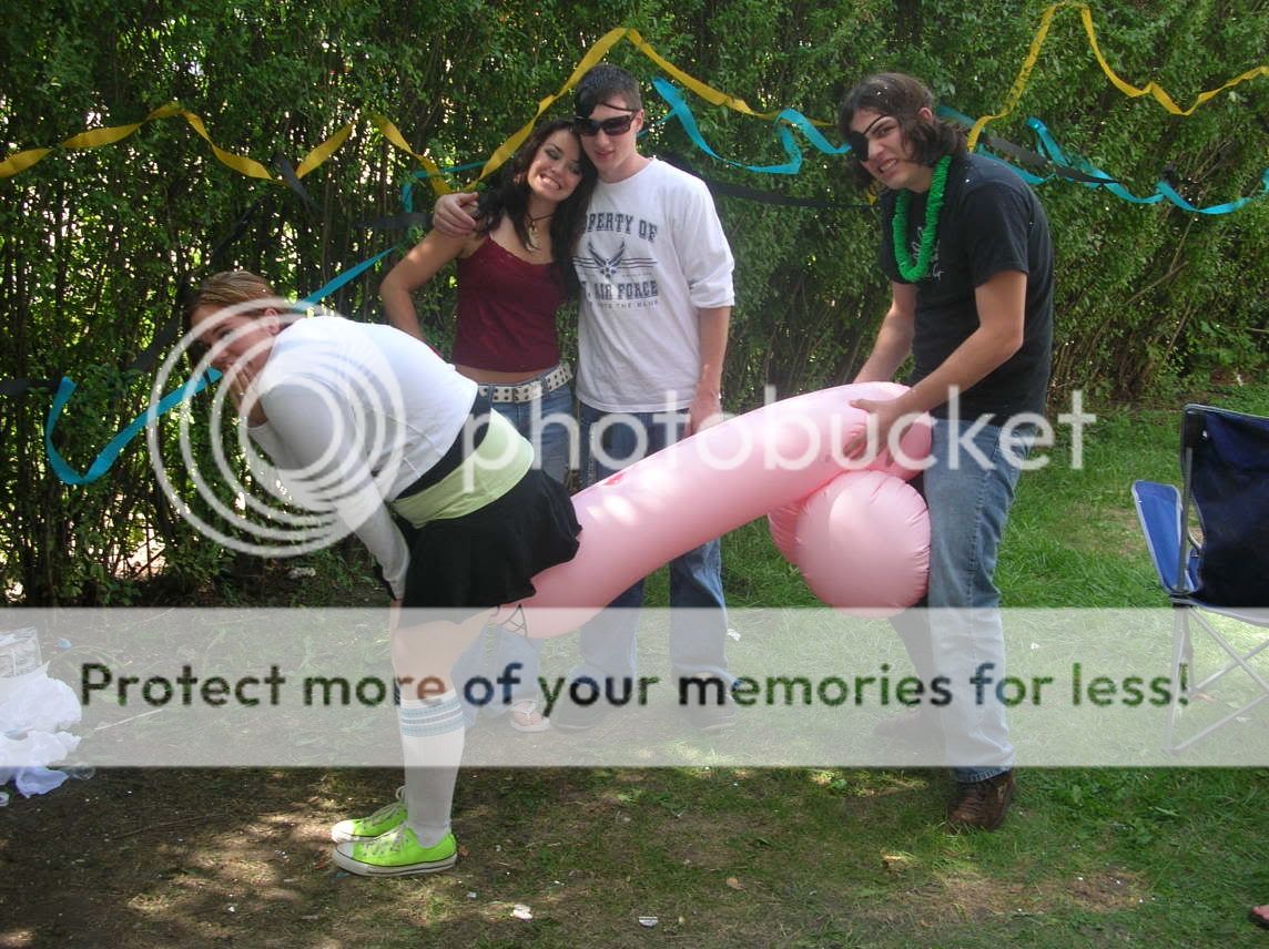 waynesparty024.jpg
